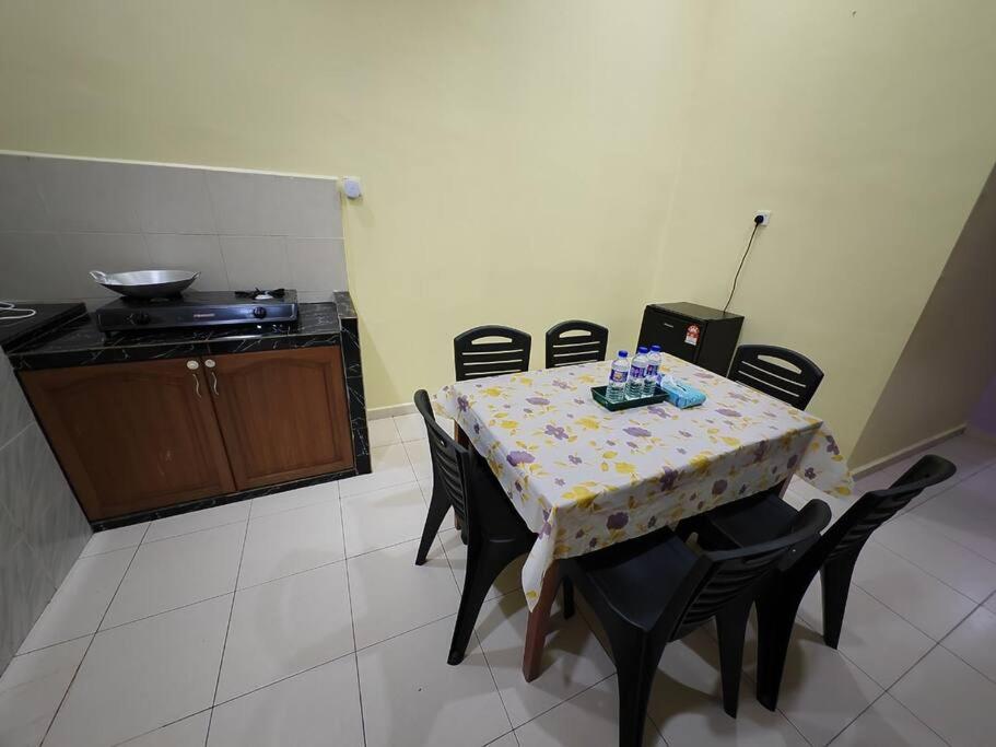 Mawar Homestay Netflix Cuckoo Мерсинг Экстерьер фото