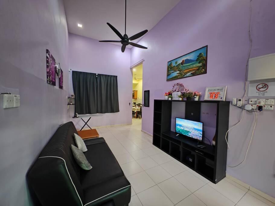 Mawar Homestay Netflix Cuckoo Мерсинг Экстерьер фото